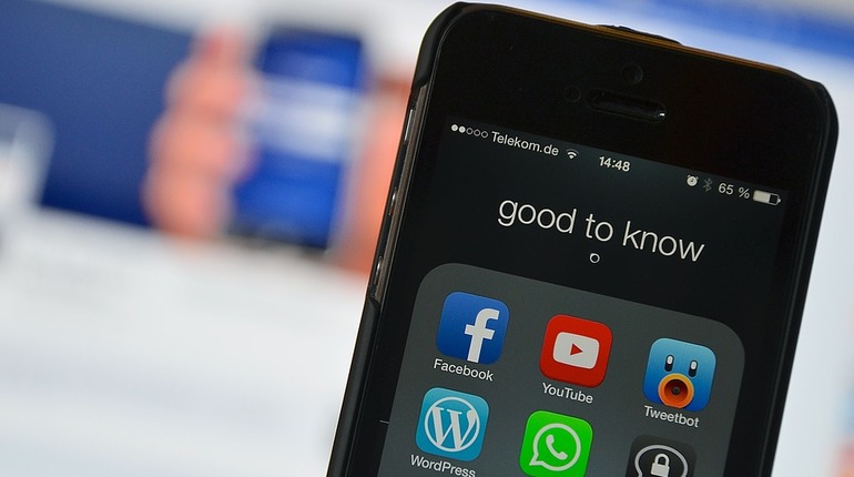 Социальная сеть Facebook собирает данные о звонках и СМС с телефонов на андроид