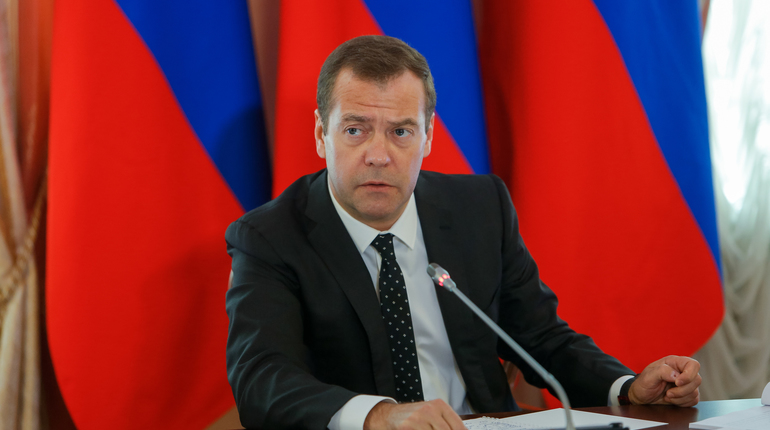 Медведев заявил, что пришла пора обсудить повышение пенсионного возраста