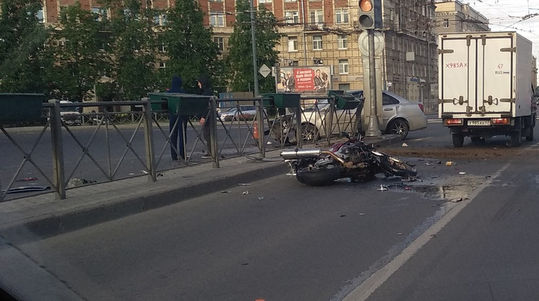 Мотоциклист попал в ДТП на Заневском