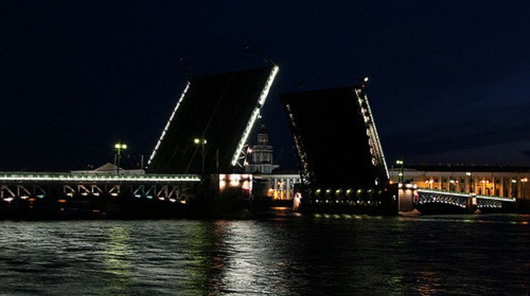 Разводка мостов в Петербурге прекратится 30 ноября