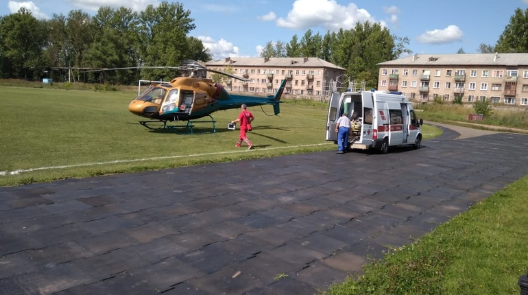 Винтокрылая скорая доставила пациента из Бокситогорска в Петербург