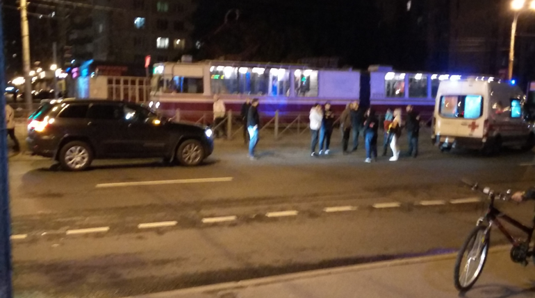 Пешеход попал под джип на Луначарского