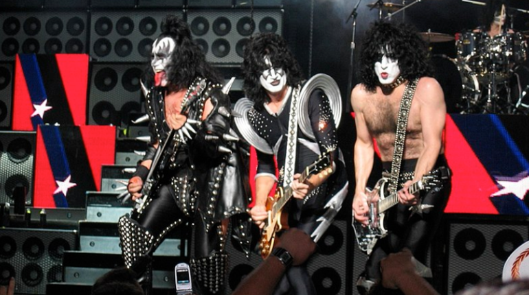 Группа Kiss даст «заключительный концерт» в Петербурге